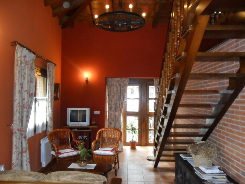 Apartamentos Rurales Los Villares 코룬가 객실 사진
